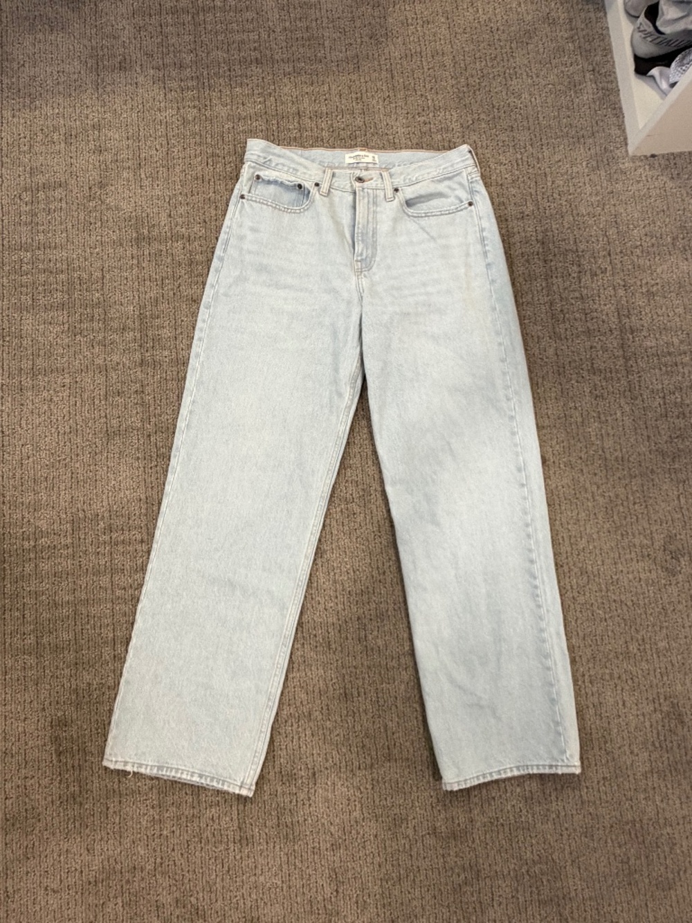 Women’s Abercrombie and Fitch mid rise slouchy jeans size 30 long